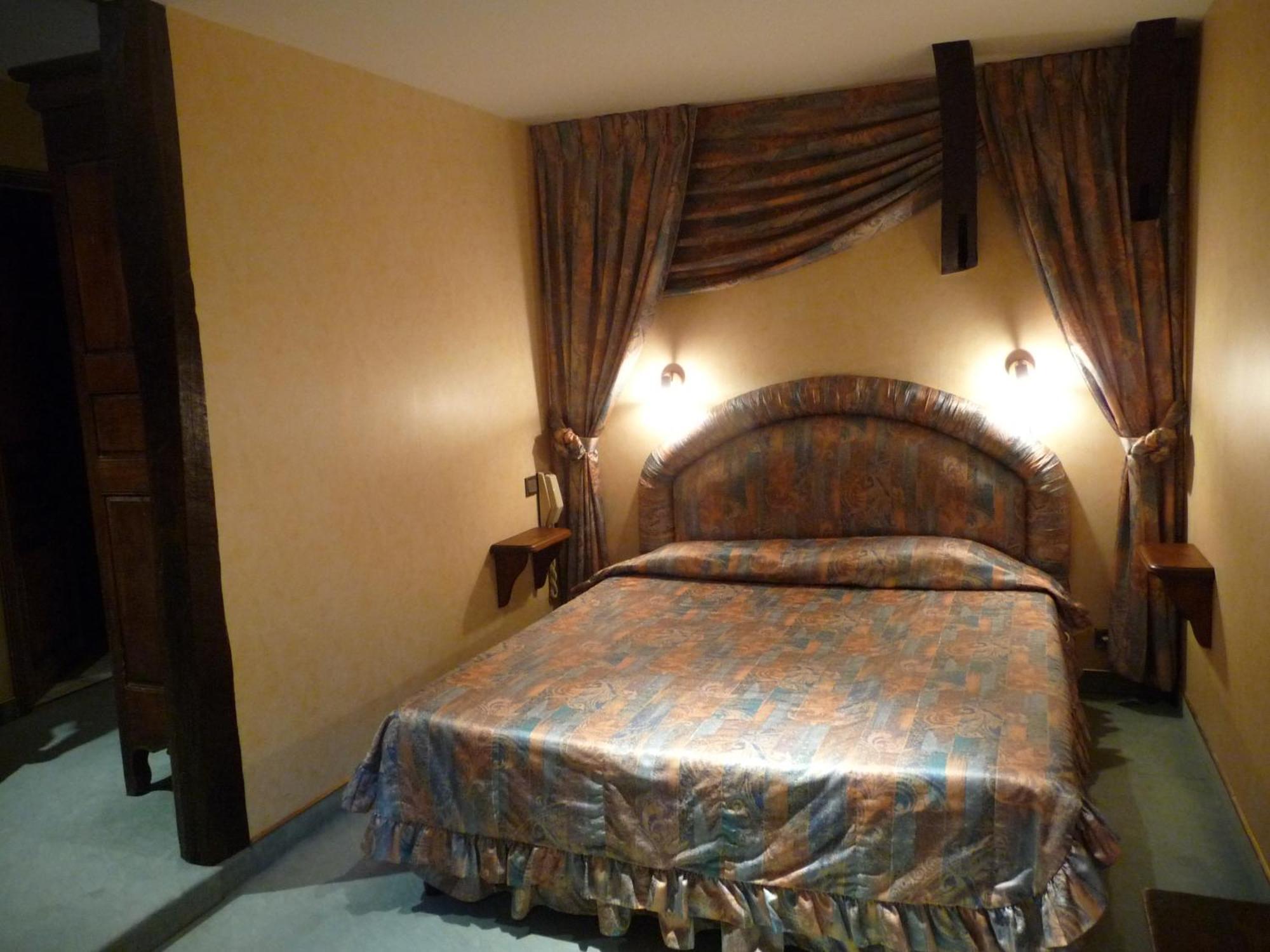 Hotel Sainte Foy Conques Luaran gambar