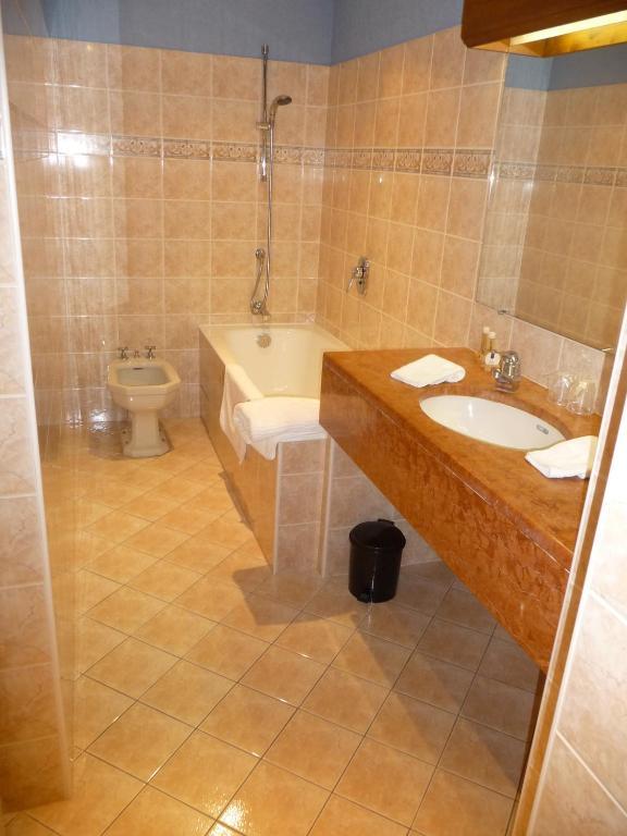 Hotel Sainte Foy Conques Bilik gambar